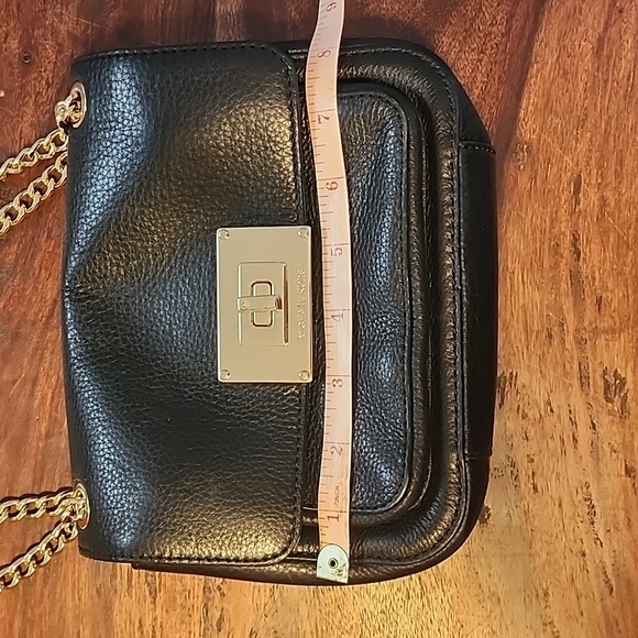 Michael Kors Black bag with chain strap. - Picture 2 of 13